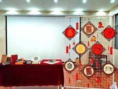 让学员们在玩乐前先懂敬