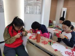 耐心地传授给孩子们