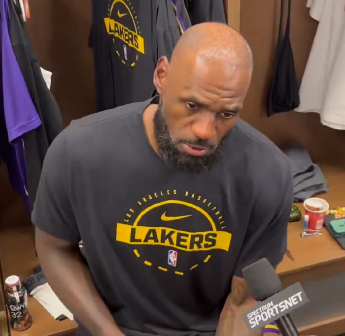 勒布朗-詹姆斯出手次数锐减，转型角色球员引热