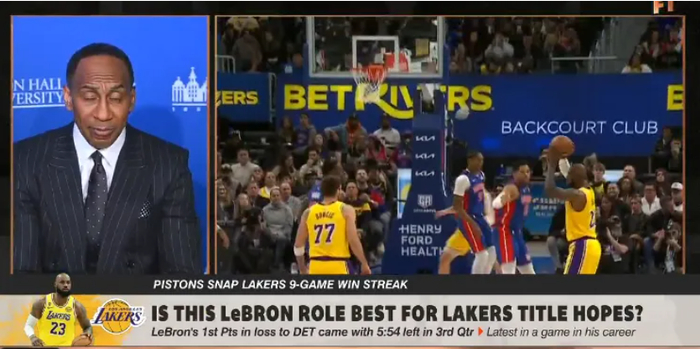 勒布朗-詹姆斯出手次数锐减，转型角色球员引热