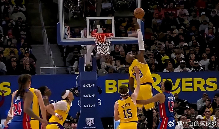 勒布朗-詹姆斯出手次数锐减，转型角色球员引热