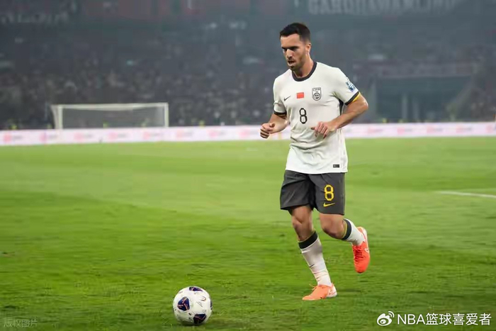 国足名单突变：10名U23小将提前备战2027亚洲杯