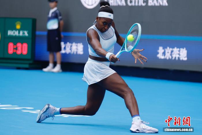 美国选手高芙与阿尼西莫娃晋级中网女单四强,