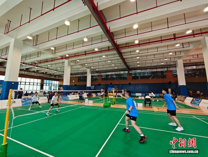 贵州省首届少年三大球三小球运动会盛大开幕