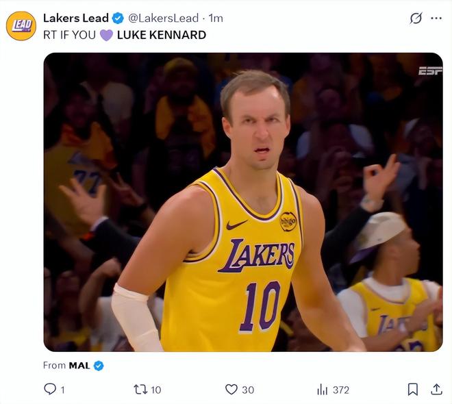 肯纳德季后赛首秀爆发 神射手三分全中助湖人掀