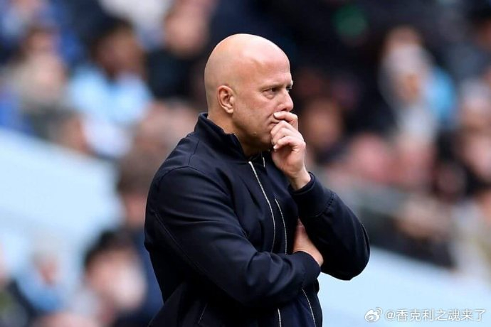 斯洛特回应琼斯出场时间质疑：阵容精简与伤病